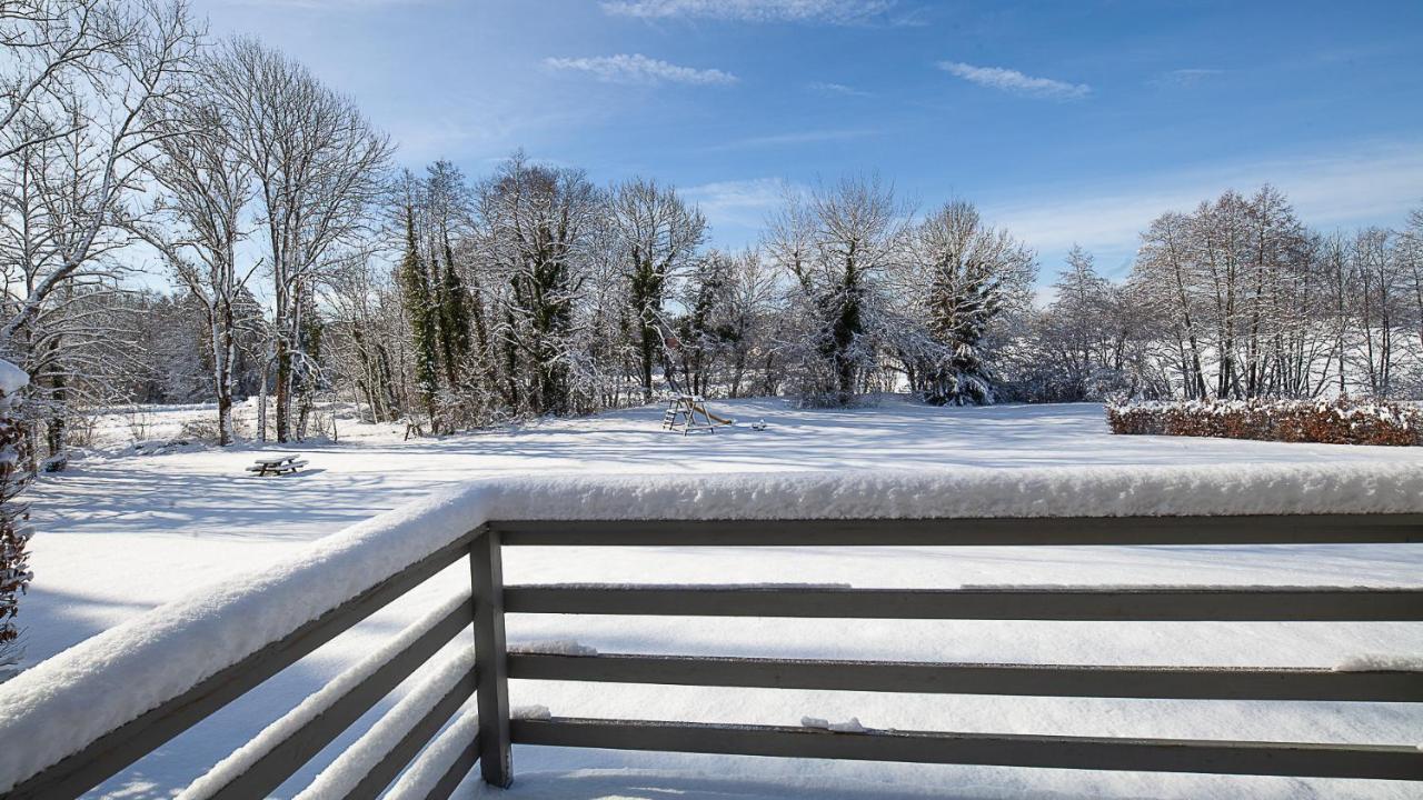 Vacanceole - Chalet Les Crozats Hotel Lons-le-Saunier Bagian luar foto